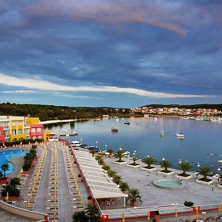 Апарт-отель Family Del Mar 4*