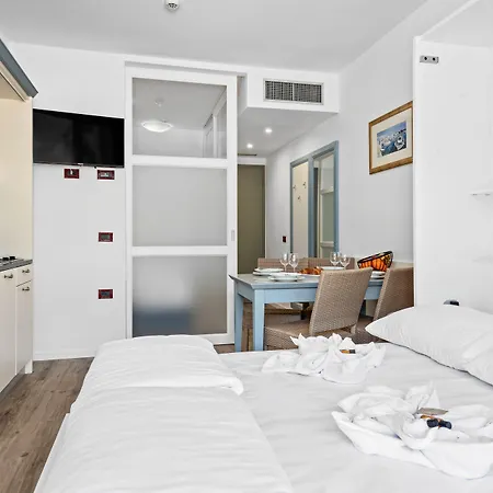 Family Del Mar Apart Otel