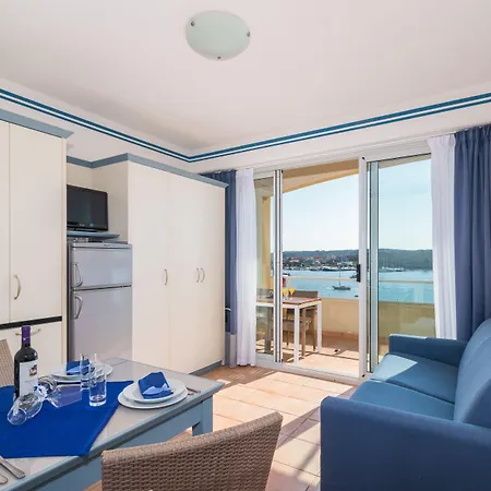 Family Del Mar Aparthotel