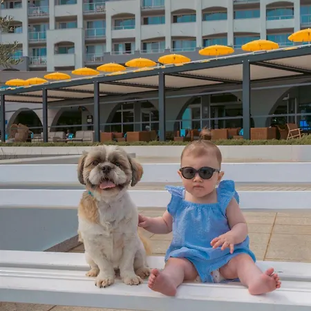 Family Del Mar Aparthotel