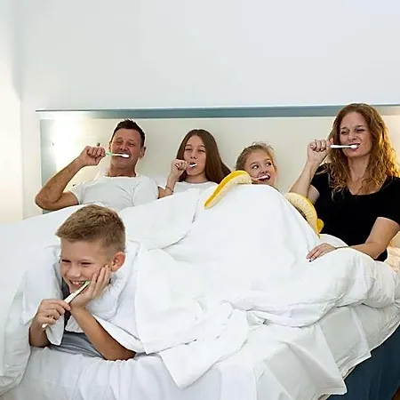 Family Del Mar באניולה