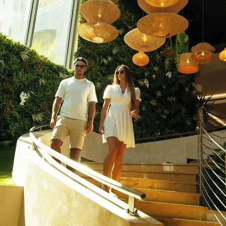 Family Del Mar شقة فندقية بنجول
