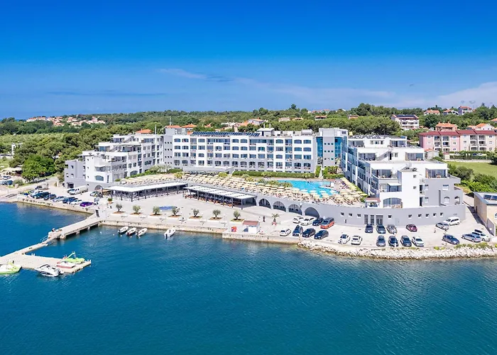 Aparthotel Family Del Mar 4*