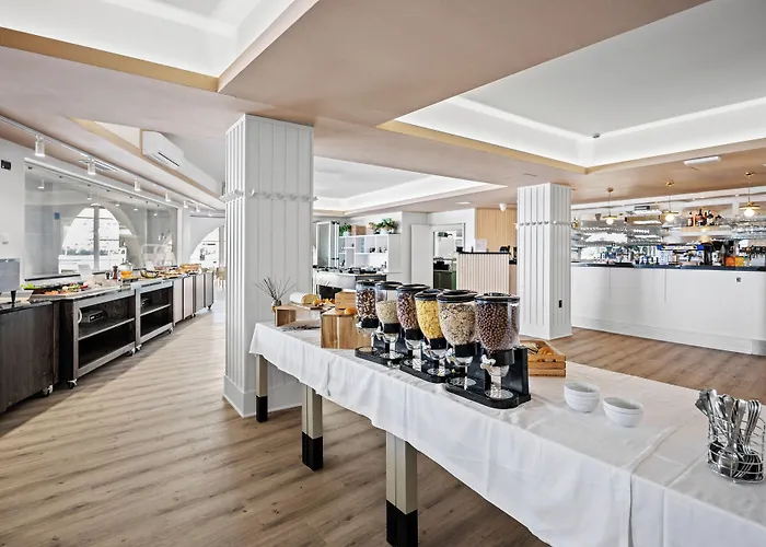 Family Del Mar 4* Banjole