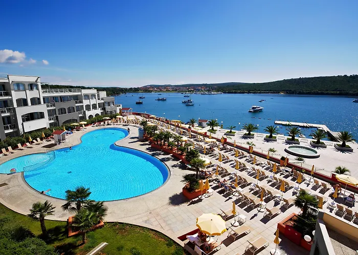 Aparthotel Family Del Mar Banjole