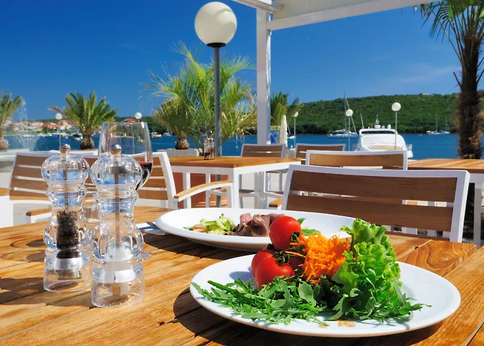 Family Del Mar 4* Banjole