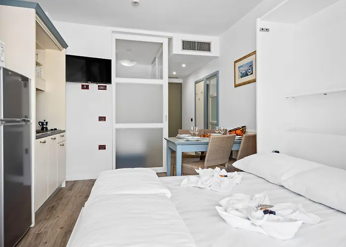 Family Del Mar Aparthotel