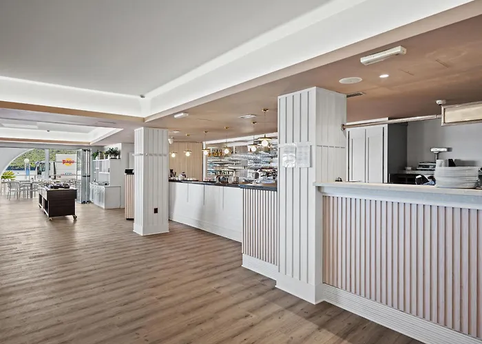 Family Del Mar 4* Banjole