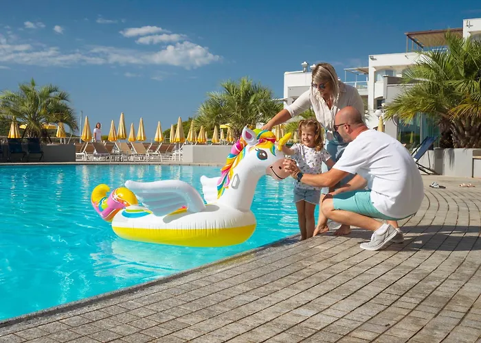 Family Del Mar Aparthotel Banjole