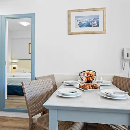 Family Del Mar Hotel apartamentowy